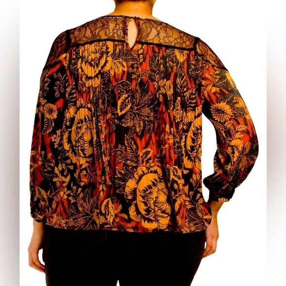 SUNNY LEIGH PLUS PLEATED TOP WITH LACE SHOULDER, Burgundy,2x,NWT - Picture 2 of 7